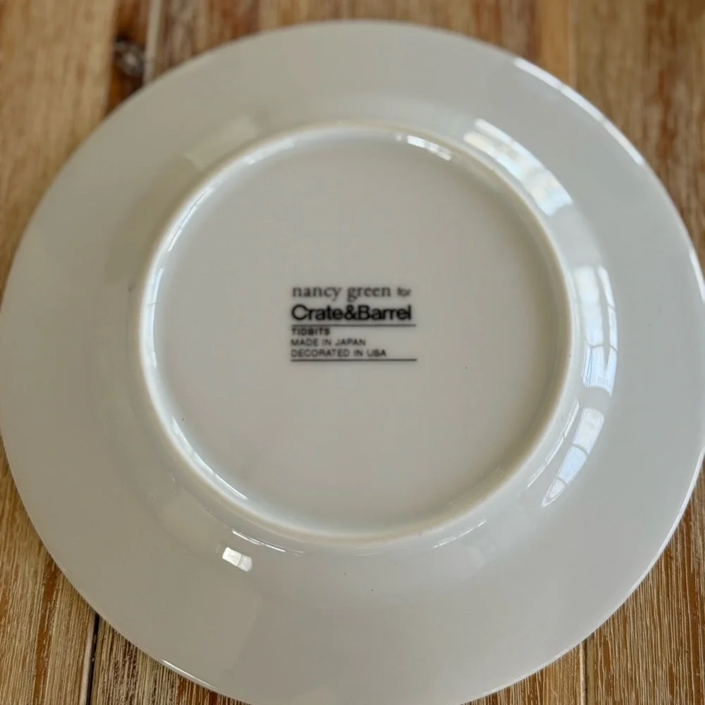 Crate&Barrel Tidbits Appetizer Plates Nancy Green Set of Two